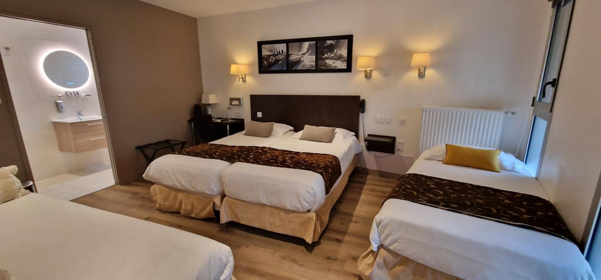 Hotel Le Bellevue Guer Kültér fotó
