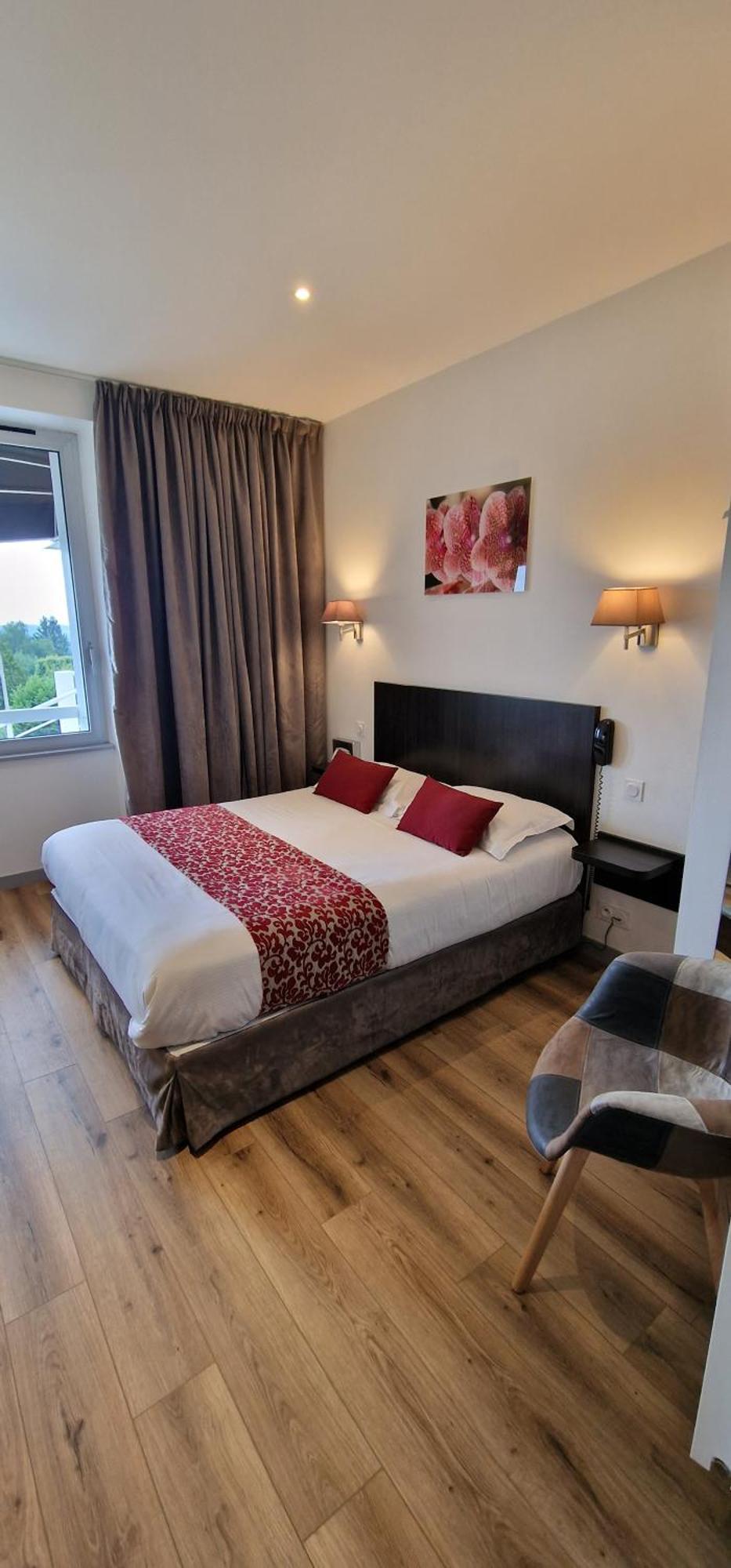 Hotel Le Bellevue Guer Kültér fotó
