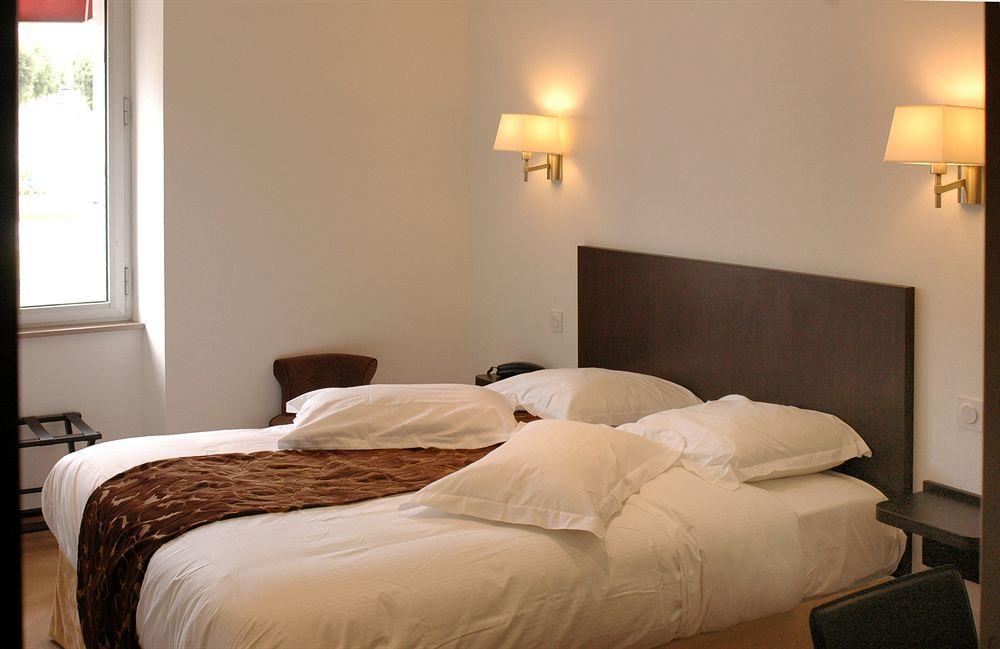 Hotel Le Bellevue Guer Kültér fotó