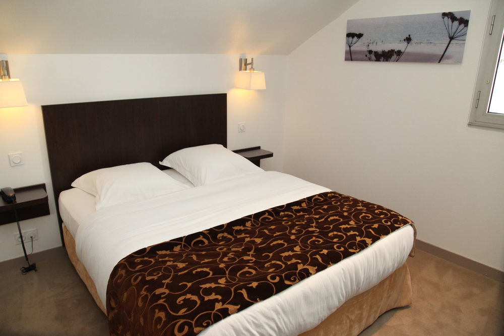 Hotel Le Bellevue Guer Kültér fotó