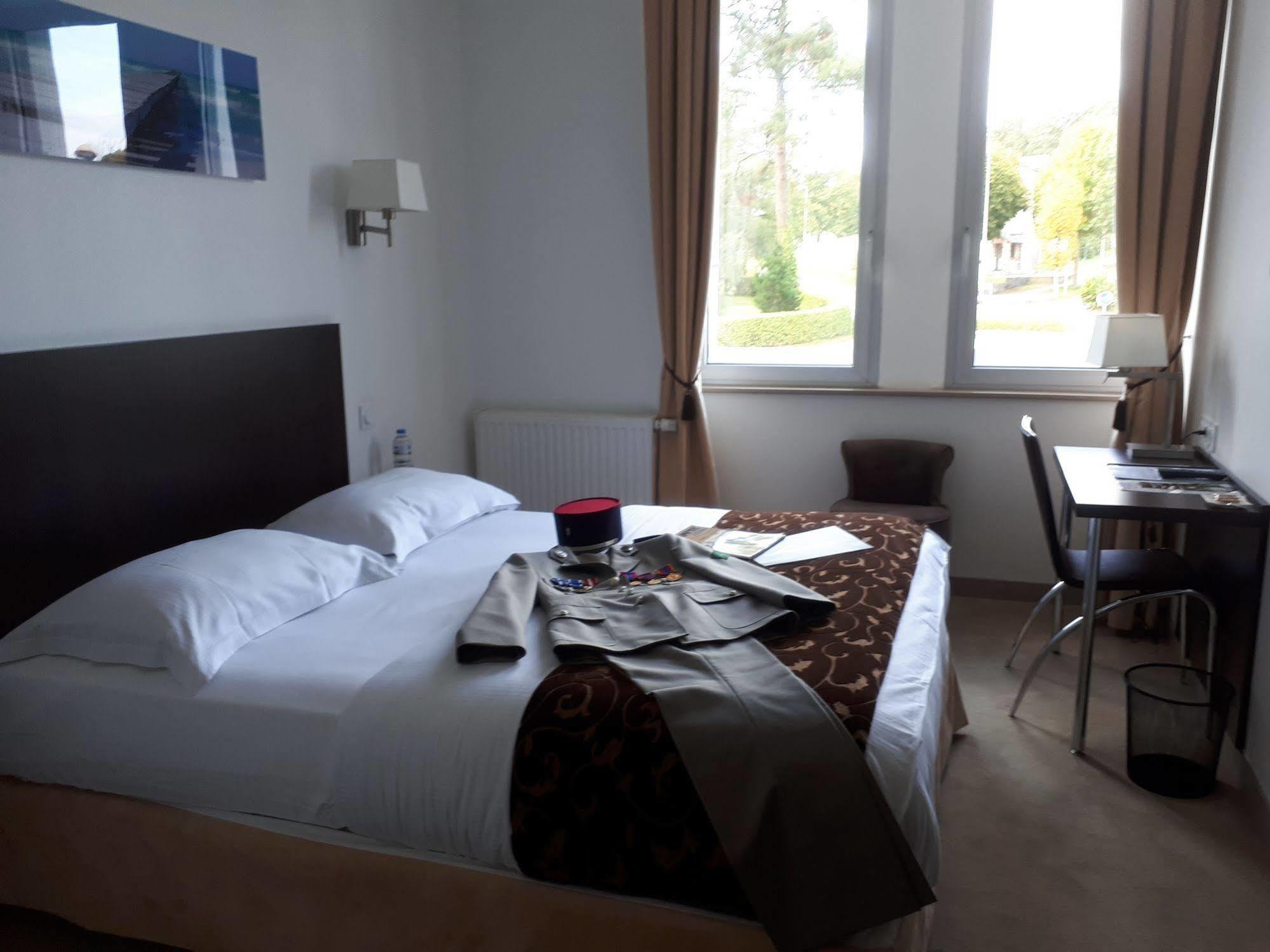 Hotel Le Bellevue Guer Kültér fotó