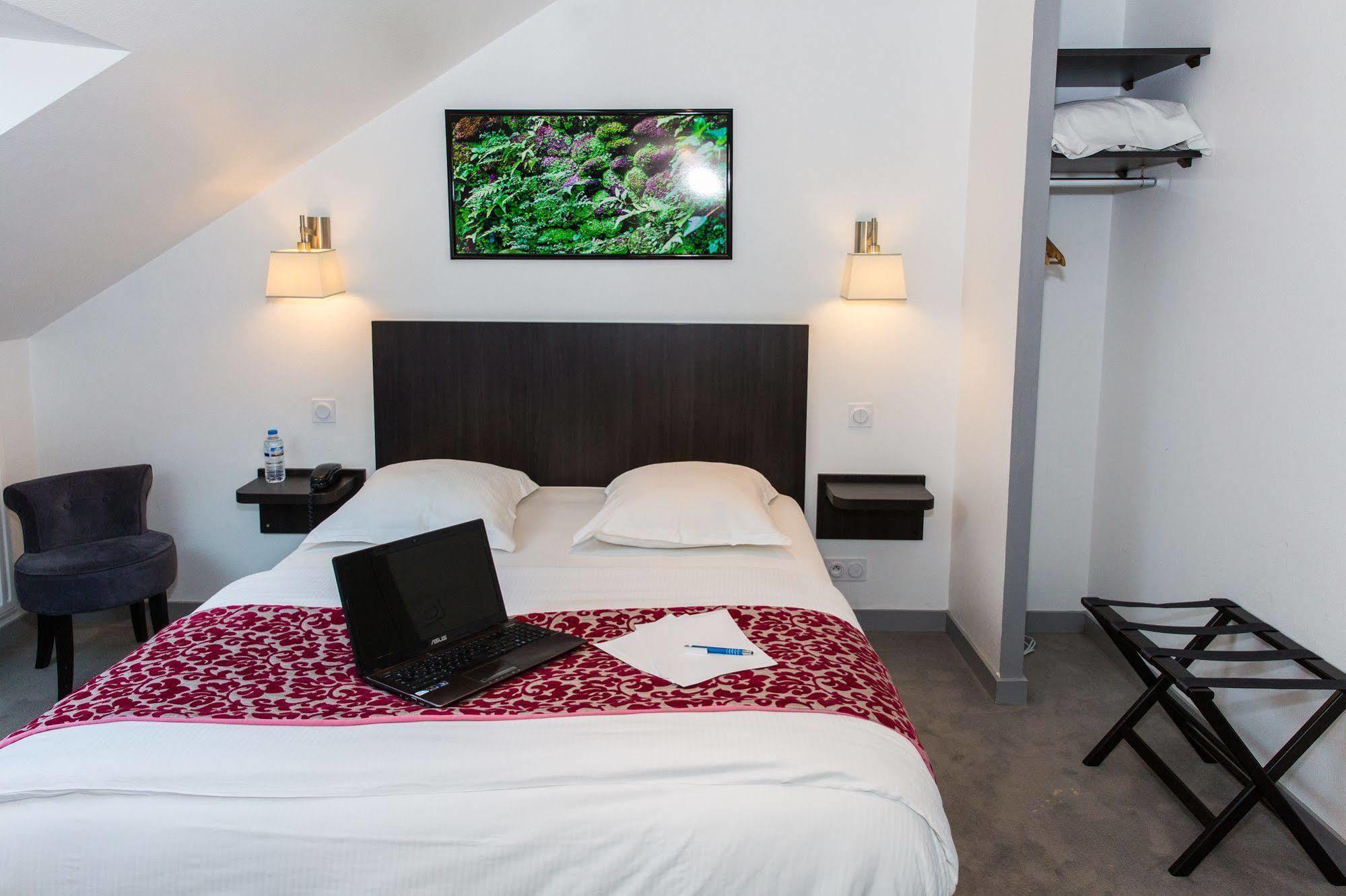 Hotel Le Bellevue Guer Kültér fotó